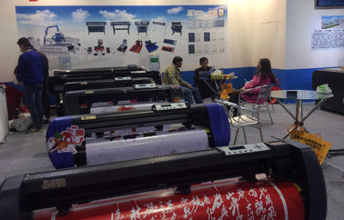 Chine machine de coupeur de vinyle de traceur d'imprimante couleur de 1.2M avec la coupe de découpe fournisseur